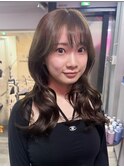 オリーブベージュ