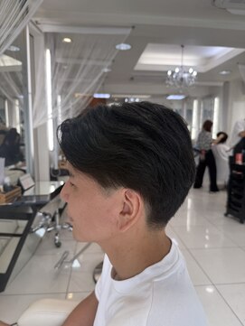 クオリス 赤塚店(QUALIS) 好印象◎刈り上げセンターパート×マッシュショート