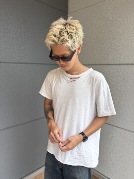ヘアーアイストゥーレ(HAIR ICI TRE) メンズカットスパイキーショートブリーチショート