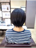 丸みと動きを出すショートボブスタイル