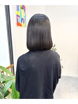 エブリ(evri)&nbsp;前下がりボブ　ボブ　ワンカールボブ　白髪染め　髪質改善