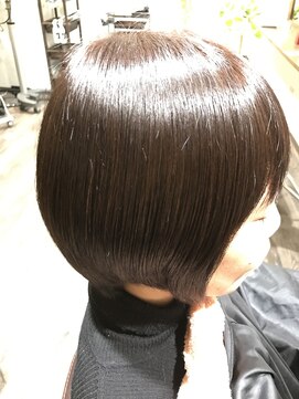 ウィーズヘアー(Weed's Hair) ハリ艶ショート