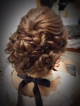 ハレ 中目黒(hale) ツイストアップヘア