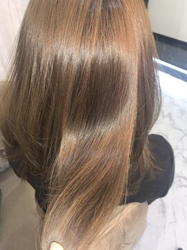 エスカーラ 表参道(THE ESCALA) マロンクリームベージュ《マスダレイナ》