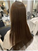 アッシュベージュのサラツヤストレート【タビラマユミ】