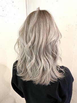 ヴォアソルヂェガーデン(Voasorte GARDEN) 【KIKA】ホワイトブロンドヘア