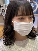 アメリ バイ アピッシュ(Amelie by apish)&nbsp;コテ巻き風パーマ上から少ししっかり目