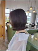 ぱつっとミディアムボブ