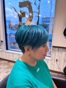 ゴデーレ(GODERE) ハイトーンダブルカラーターコイズブルー×奥行きショート