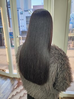 スウィッチ(SWITCH)の写真/【宝町・中区】憂鬱な雨の日も気分がアガる☆思わず触りたくなる柔らかなストレートヘアに！