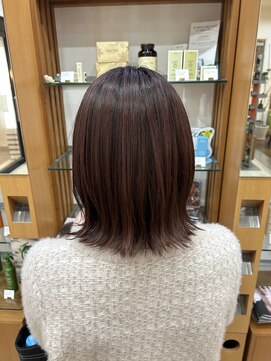 プランタンアヴェダ(printemps AVEDA) 外ハネ切りっぱなしボブ