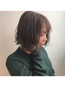 ルル(LuLu by KENJE) シュガーベージュ×切りっぱなしルーズボブ