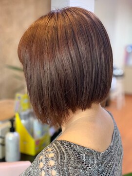 アークスヘアー オレンジべージュ大人かわいい前下がりナチュラルショート