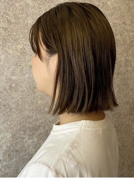 サク(saku) 切りっぱなしのボブ