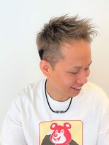 アズールサン 草加西口店(azule-sun)&nbsp;シルバーカラー　フェードカット　かき上げ　アップバング