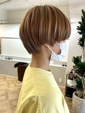 インビテーション(invitation) マッシュショート・重ため前髪・マッシュウルフ・ベージュカラー