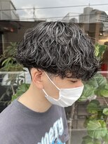 波巻きメンズヘア波打ちスパイラルパーマショートマッシュ