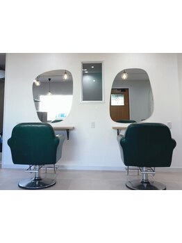 １対１でしっかり要望を聞き、想いを汲み取ります＊まつげメニューもご用意*トータルビューティを叶えます.