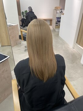 ヴィンスジオ 岐阜駅南(vince gio) ベージュカラー/ブリーチ2回/ハイトーンカラー/ブリーチ