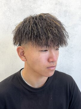 ルースト 西院店(ROOST) パイルツイスト/フェードマッシュ/金メッシュ