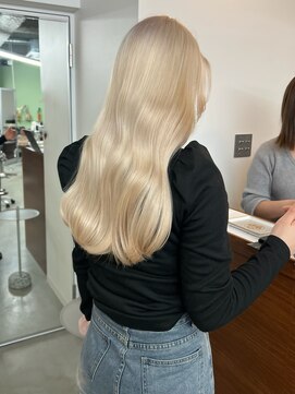 リヴ ウメダ(LIV umeda) ホワイトブロンド/ブリーチ/ダブルカラー【梅田】