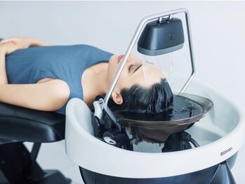 ソム(SOM)の写真/≪極上ヘッドスパ×髪質改善≫プロによる本格的なケアで汚れもスッキリ!繰り返す度にツヤ・ハリ・コシがUP!