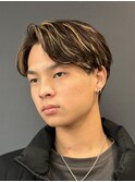 ハイライトセンターパートメッシュダブルカラーツーブロック