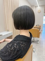 エウ(eu)&nbsp;オリーブカラー／みじかめボブ