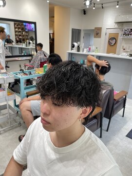 キューカンバー(CUCUMBER) マッシュウルフ×波巻きツイストスパイラルパーマ