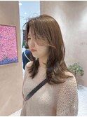 【哉汰】ファッショングレイカラー顔周りレイヤーミディアム20代