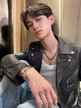 グロー オオミヤ アネックス 大宮(GLROW OMIYA ANNEX) ◆ センターパート大宮メンズ縮毛矯正ダウンパーマ