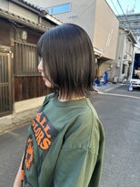 サムウェア(SOMEWHERE)&nbsp;透明感オリーブグレージュ大人ボブ20代30代
