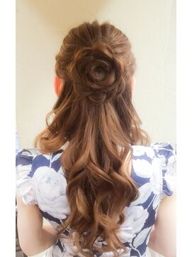 セットサロンエース(Set salon Ace) 大きなお花のハーフアップ