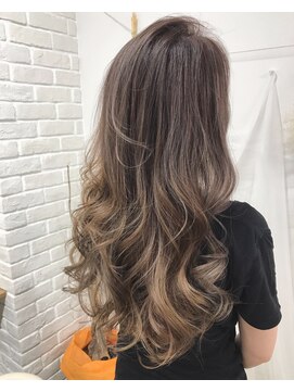 アンベリール 大名(Embellir) ブリーチ縮毛矯正