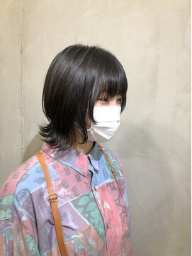 モノ アンド イニ(Mono & inni) ウルフカット