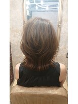 パレード(Parade)&nbsp;伸ばしかけミディアムヘアー