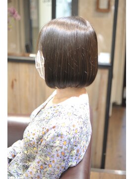 リビング(LIVING) 艶髪ボブスタイル
