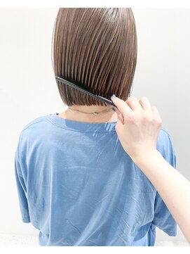 ヒビヲ(HIBIO) ダブルカラーピンクベージュピンクカラーケアブリーチミニボブ