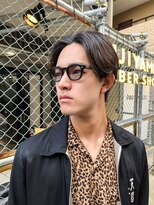 フジヤマ バーバー ショップ(FUJIYAMA BARBER SHOP)&nbsp;センターパート／毛流れ