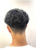 メンズ前巻スパイラルパーマツーブロ刈り上げ