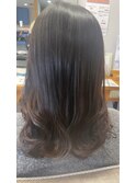 大人可愛い巻き髪スタイル
