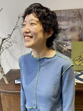 ヘアーアイストゥーレ(HAIR ICI TRE) 20代30代40代くせ毛風パーマ丸みショート小顔カット抜け感