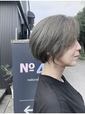 横顔美人ショートボブ