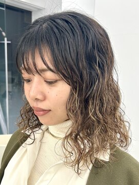 ブラウン(Brown) レイヤーカット／ロングパーマ／ウェットヘア