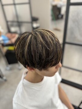 ビオルネ 浦安店(VIE.ORNER) ハイライト/白髪ぼかし/ツーブロック