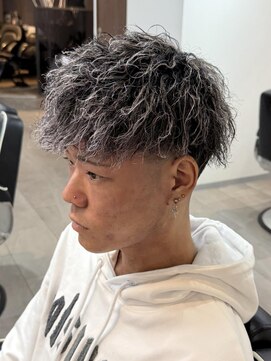 ヴィ 大宮(Vii) フェード/メンズ/大宮/ツイストスパイラル