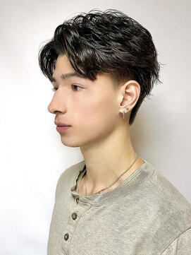 プリストオオサカ(PRIST OSAKA) フェザーパーマ/センターパート