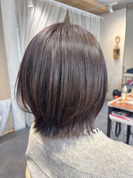 ラフ(RUFF) 外ハネレイヤーボブ