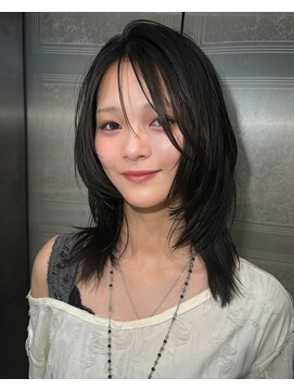 ノラ ウメダ(NORA UMEDA) Y2K平成グランジハッシュカットレイヤーミディアムレイヤー梅田
