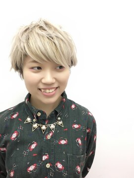 アットウィルヘアー(at will hair) ハイトーン×プラチナベージュ×ショートマッシュ